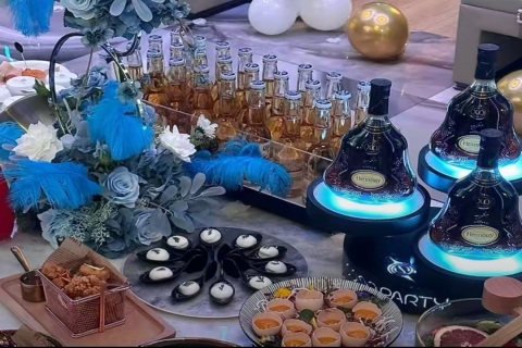 和田KTV招聘促销员 日薪酒水促销让